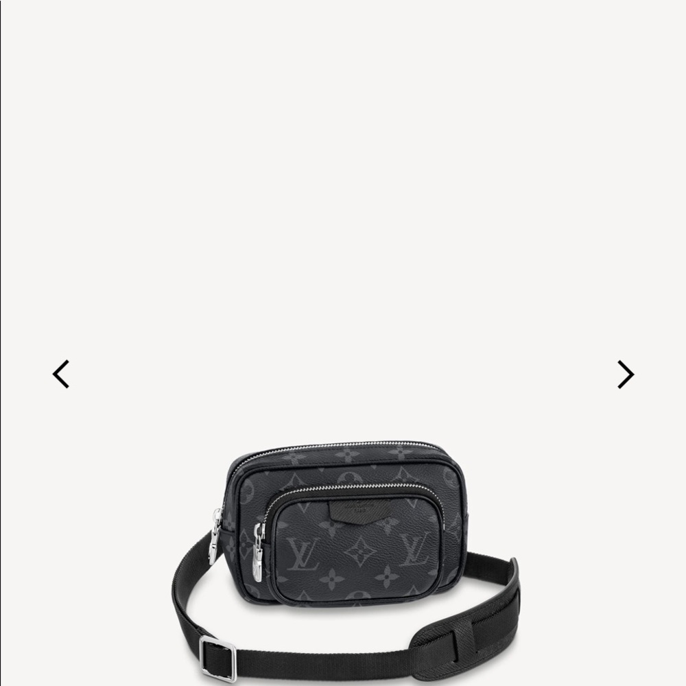 Beautiful AUTHENTIC barely worn unisex Louis Vuitton Body bag